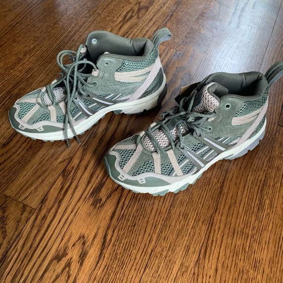 Asics NEW shoes! - Picture 2 of 7